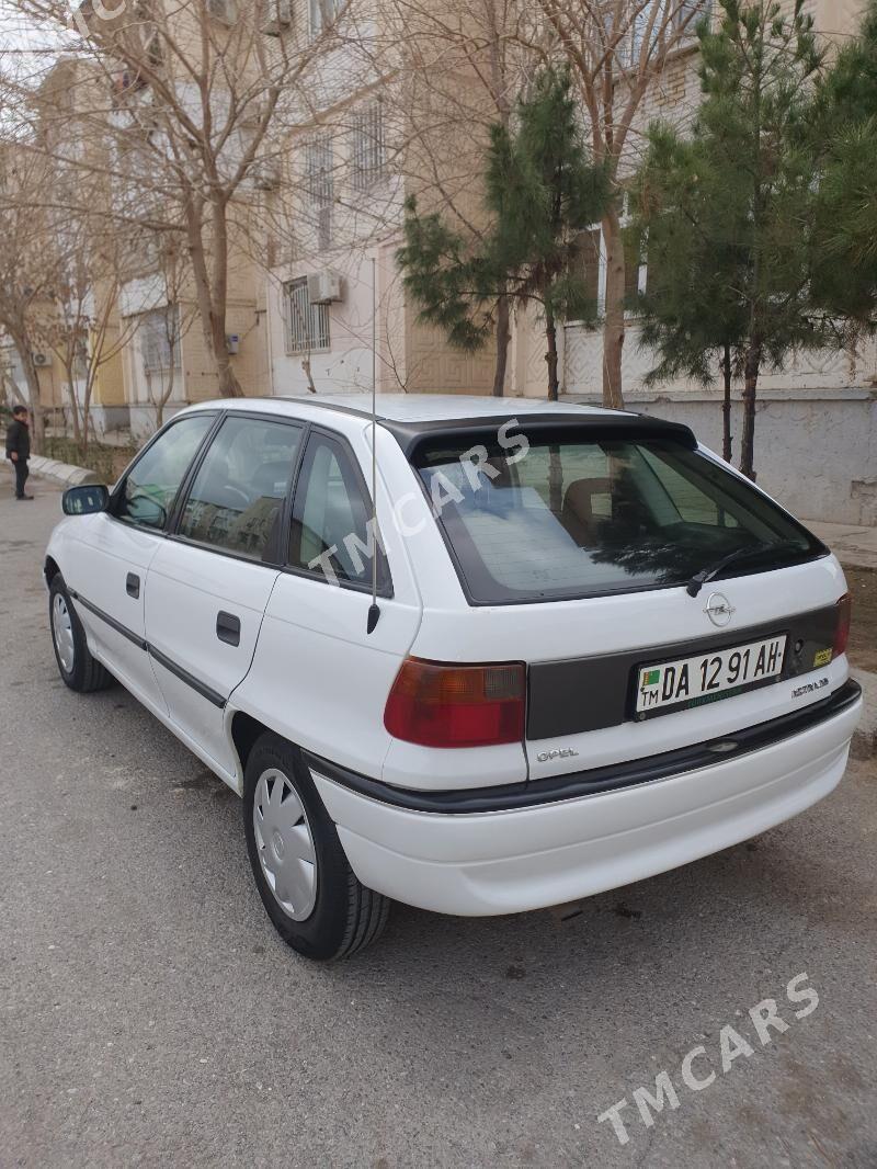 Opel Astra 1995 - 42 000 TMT - 11 мкр - img 3