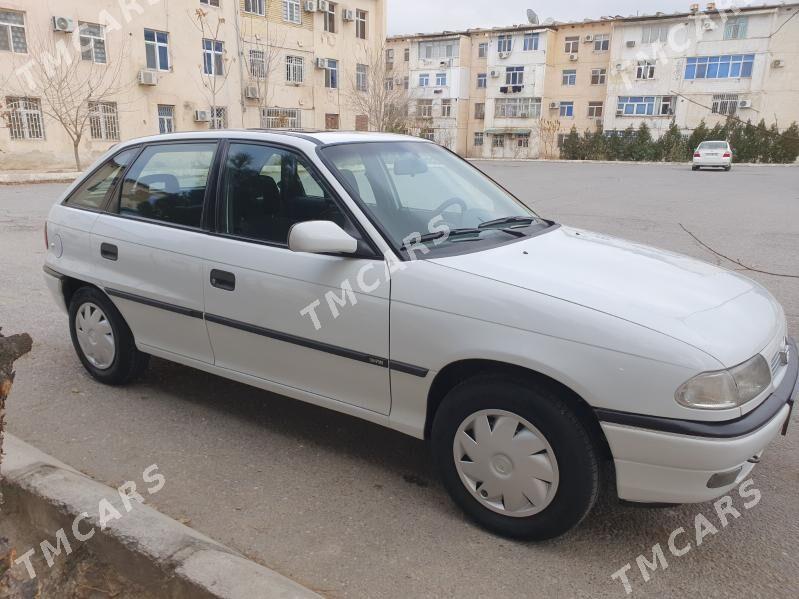 Opel Astra 1995 - 42 000 TMT - 11 мкр - img 5