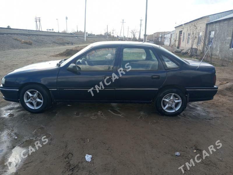 Opel Vectra 1992 - 25 000 TMT - Фарап - img 2