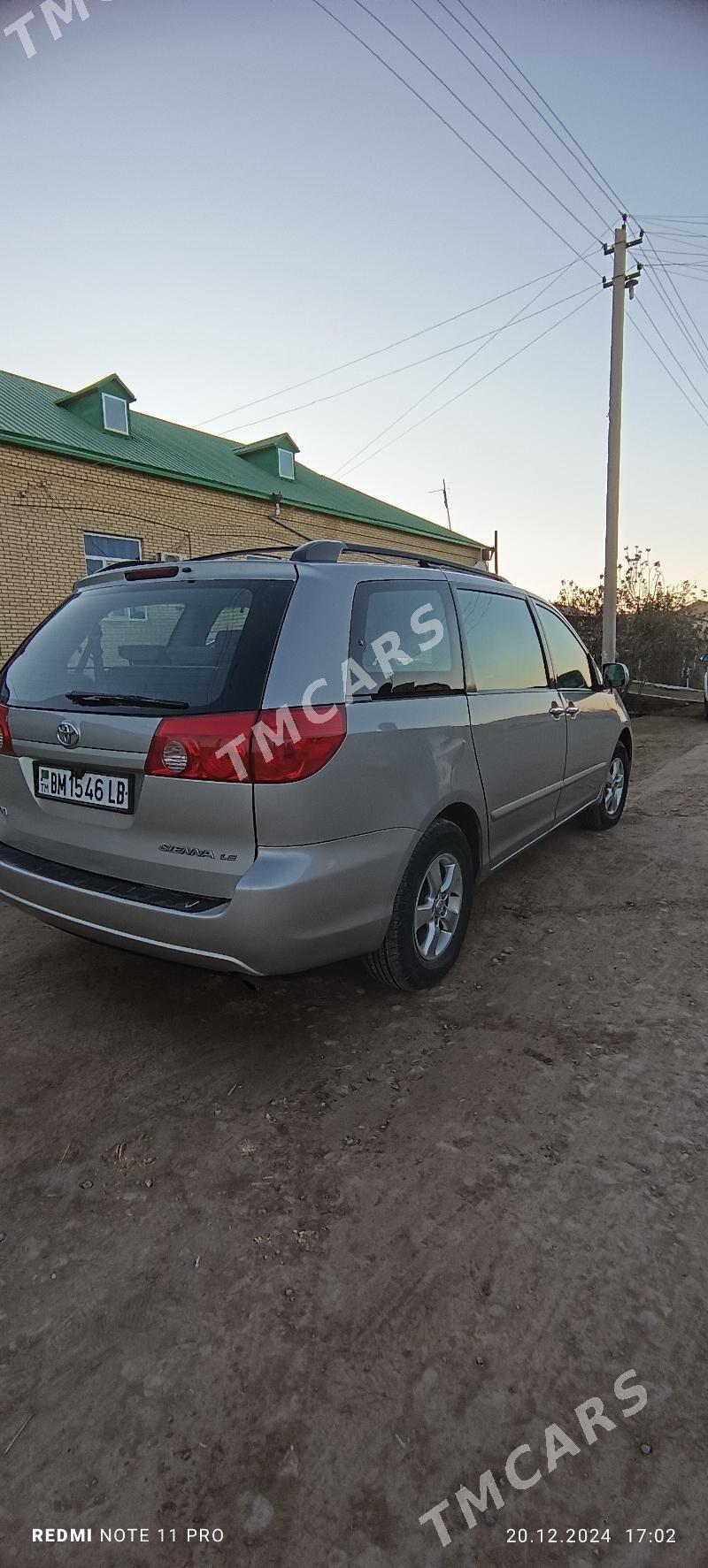 Toyota Sienna 2009 - 240 000 TMT - Halaç - img 2