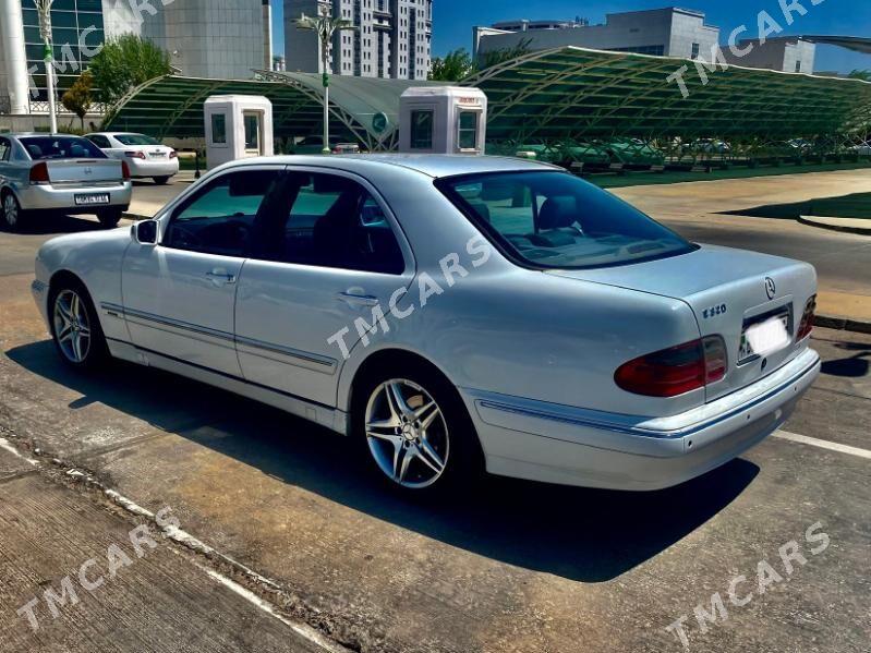 Mercedes-Benz E320 2000 - 110 000 TMT - 11 мкр - img 1