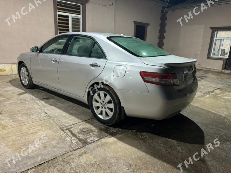 Toyota Camry 2010 - 150 000 TMT - Байрамали - img 4