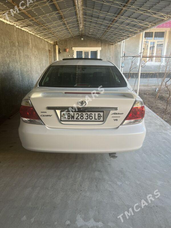 Toyota Camry 2005 - 180 000 TMT - Çärjew - img 3