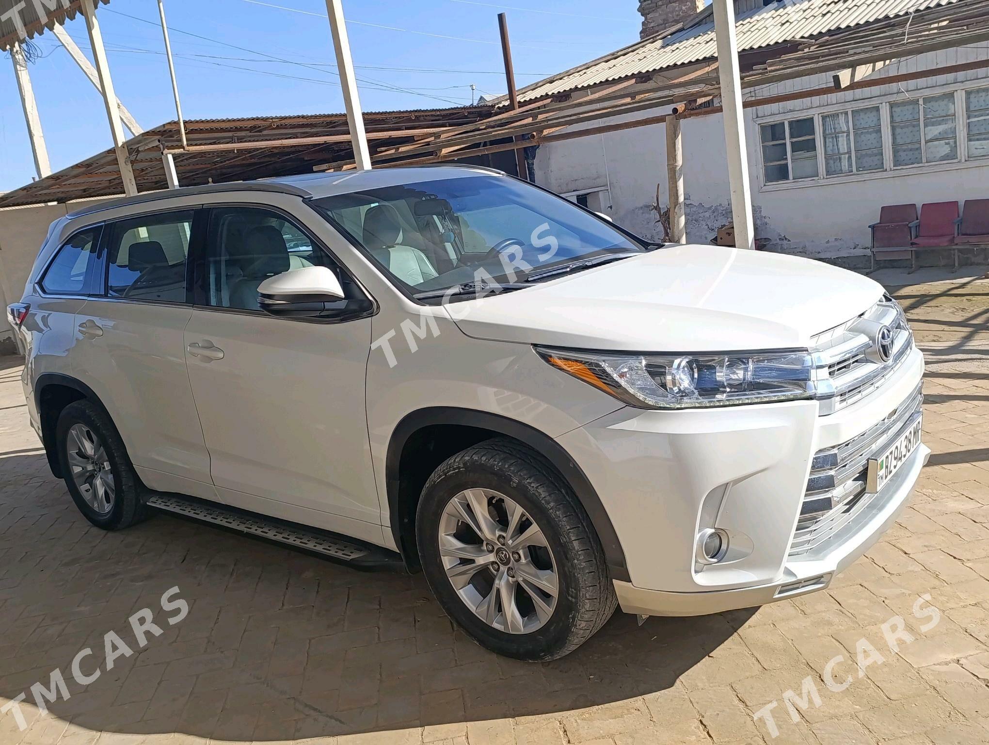 Toyota Highlander 2015 - 400 000 TMT - Мары - img 2