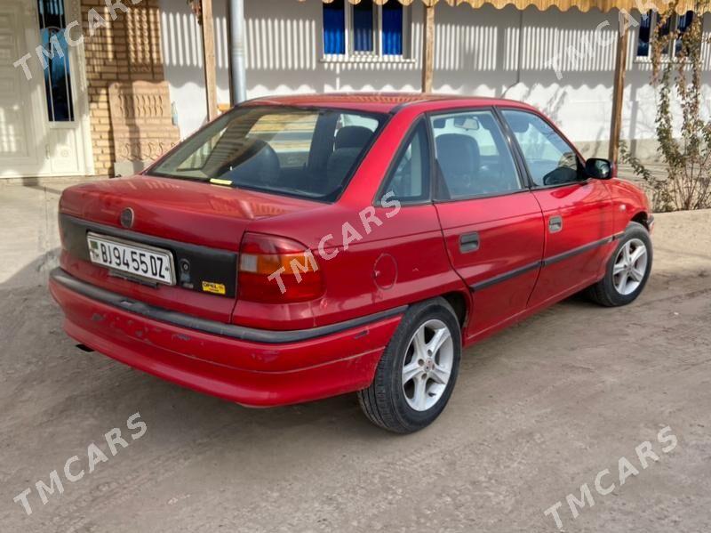 Opel Astra 1995 - 41 000 TMT - Гурбансолтан Едже - img 3