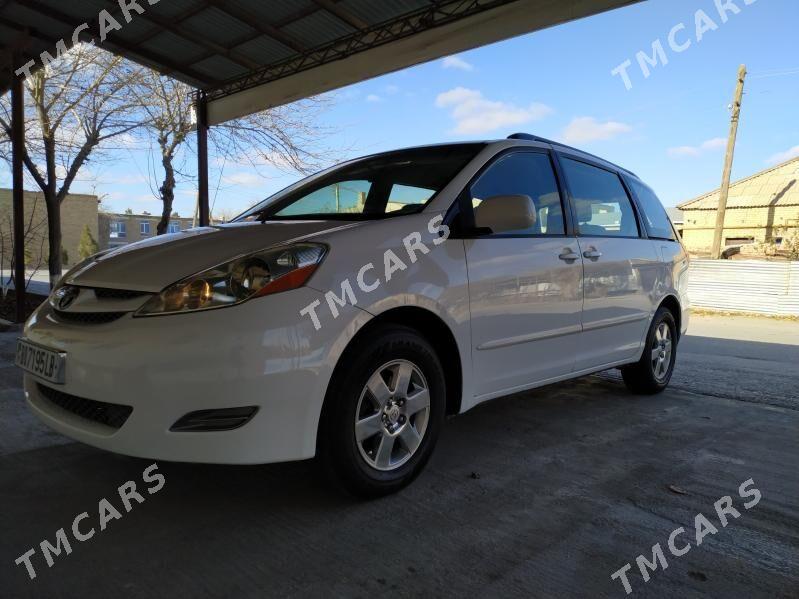 Toyota Sienna 2006 - 215 000 TMT - Türkmenabat - img 2