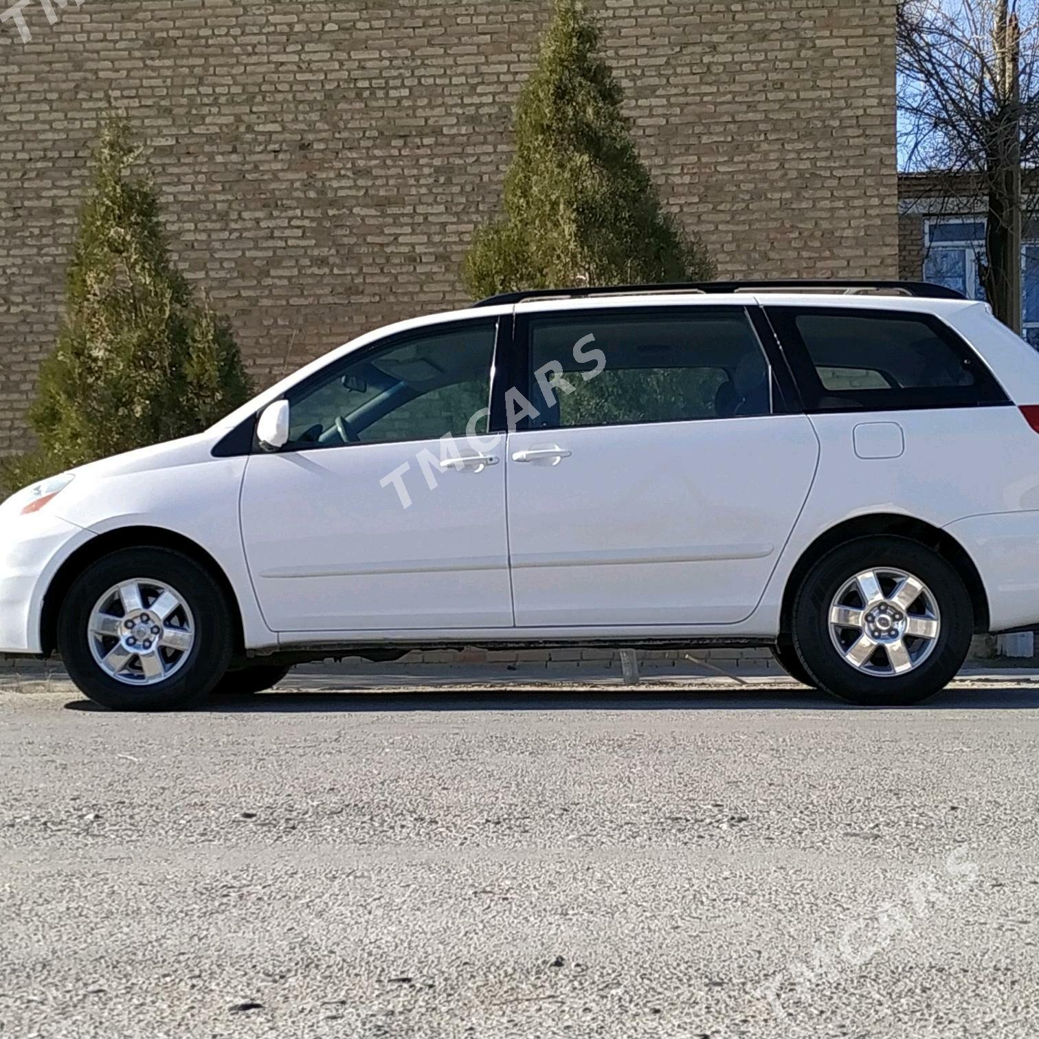 Toyota Sienna 2006 - 215 000 TMT - Türkmenabat - img 3