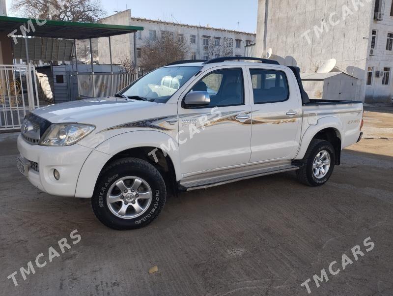 Toyota Hilux 2010 - 275 000 TMT - Туркменбаши - img 3