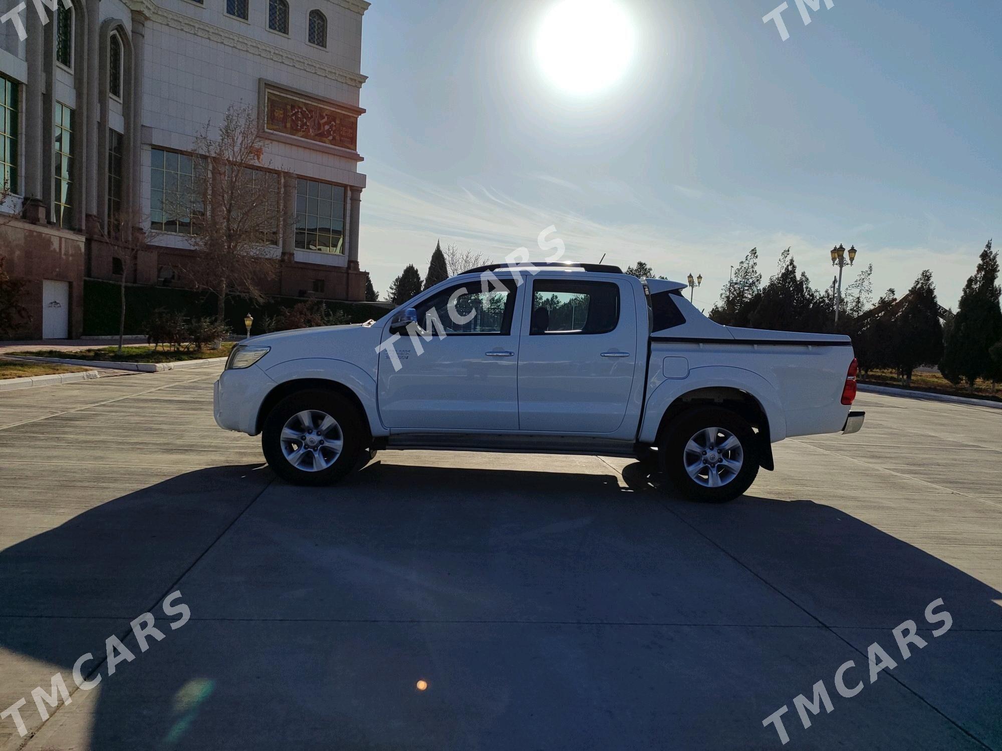 Toyota Hilux 2014 - 360 000 TMT - Mary - img 4