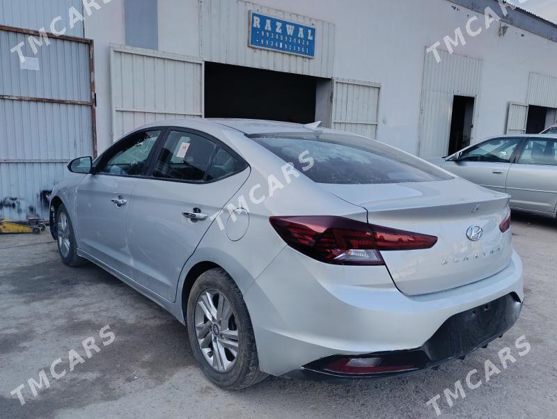 Hyundai Elantra 2019 - 158 000 TMT - Теджен - img 3