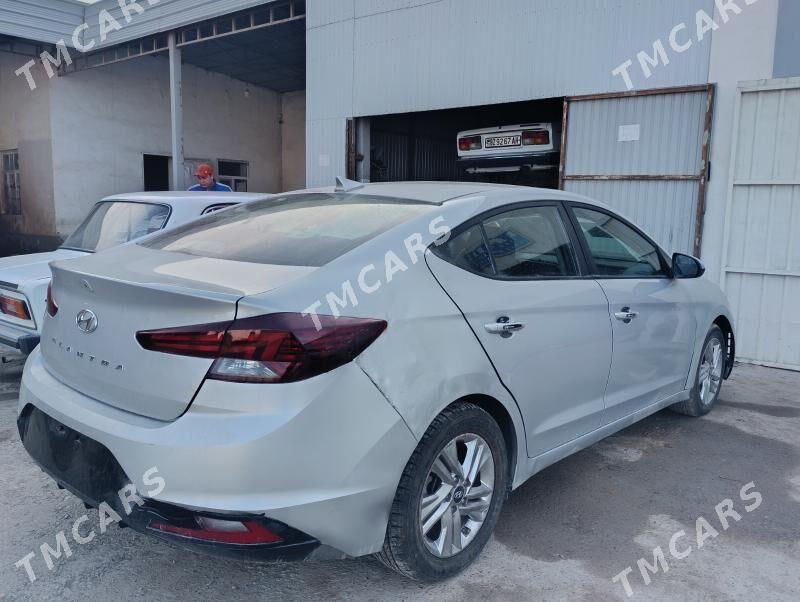 Hyundai Elantra 2019 - 158 000 TMT - Теджен - img 4