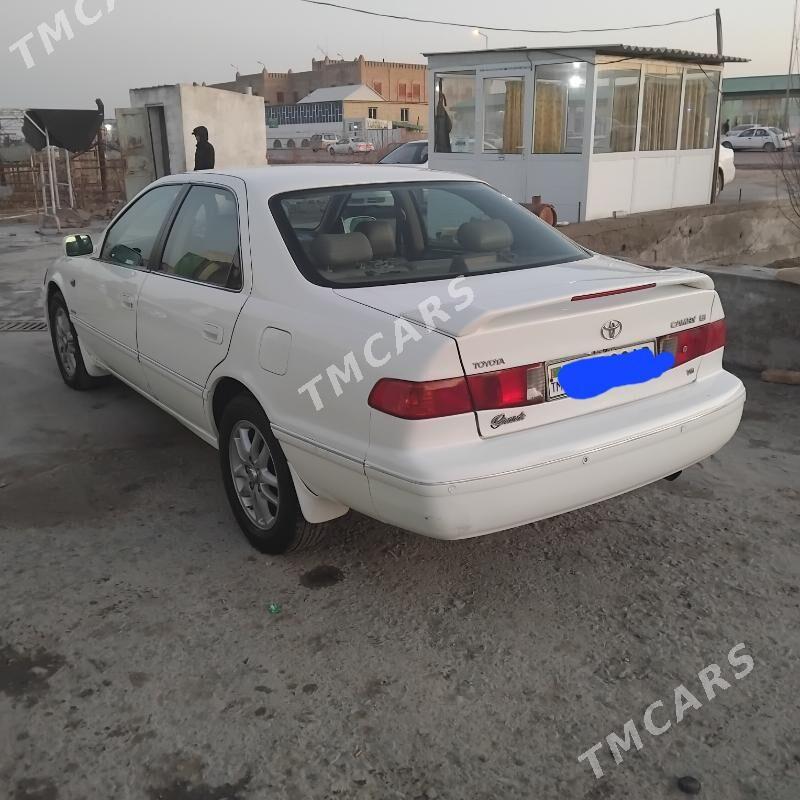 Toyota Camry 2001 - 150 000 TMT - Çärjew - img 4