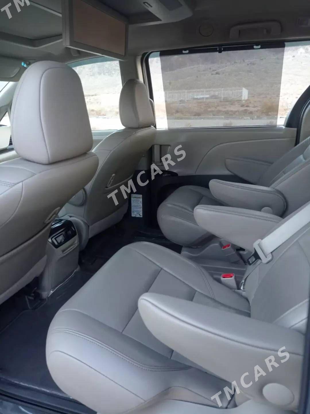 Toyota Sienna 2015 - 335 000 TMT - Балканабат - img 7