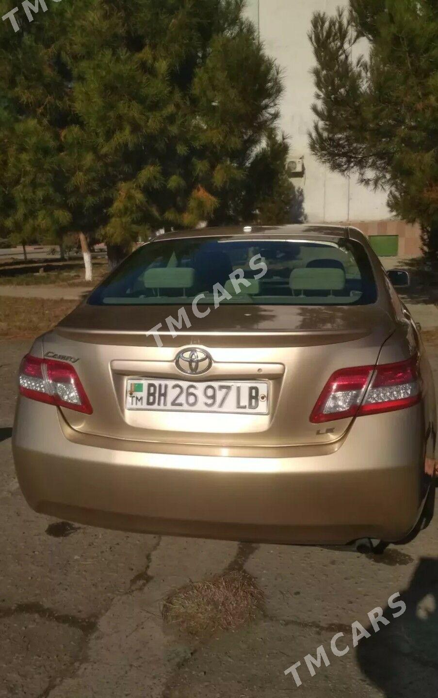 Toyota Camry 2011 - 170 000 TMT - Векильбазар - img 2