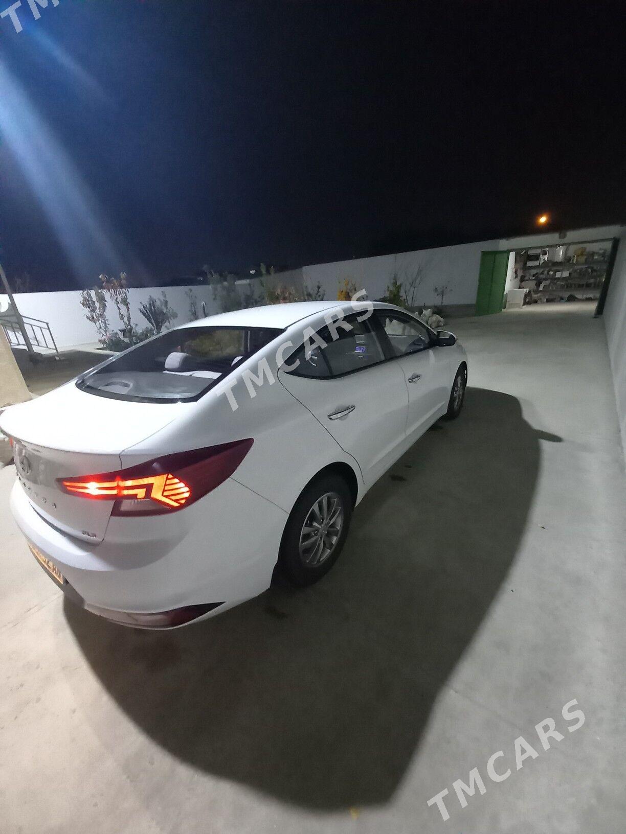 Hyundai Elantra 2019 - 220 000 TMT - Çoganly - img 2