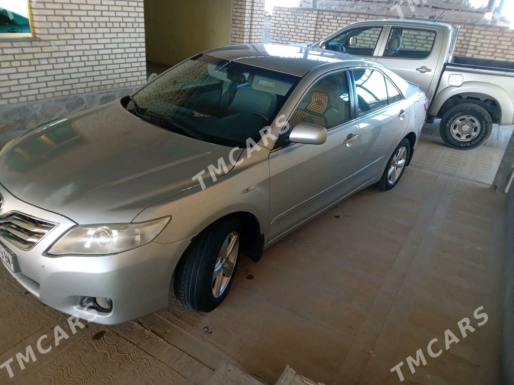 Toyota Camry 2010 - 130 000 TMT - Берекет - img 4