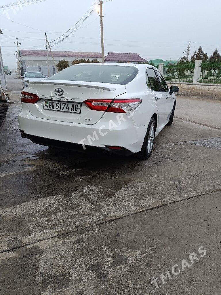 Toyota Camry 2018 - 260 000 TMT - Büzmeýin - img 8