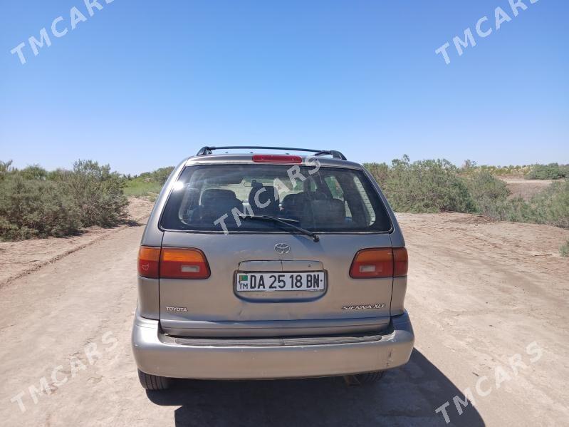 Toyota Sienna 1999 - 145 000 TMT - етр. Туркменбаши - img 4