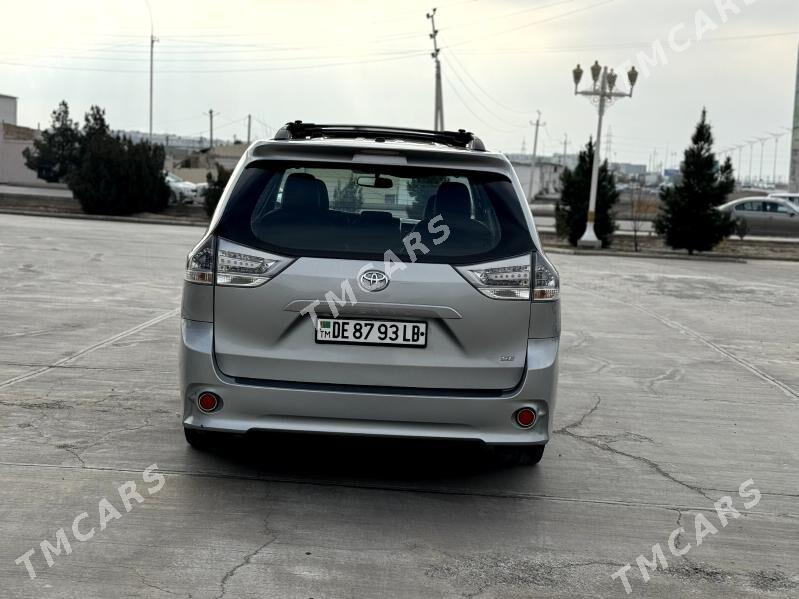 Toyota Sienna 2016 - 295 000 TMT - Türkmenabat - img 4