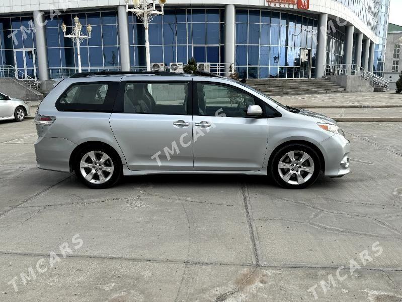 Toyota Sienna 2016 - 295 000 TMT - Türkmenabat - img 9