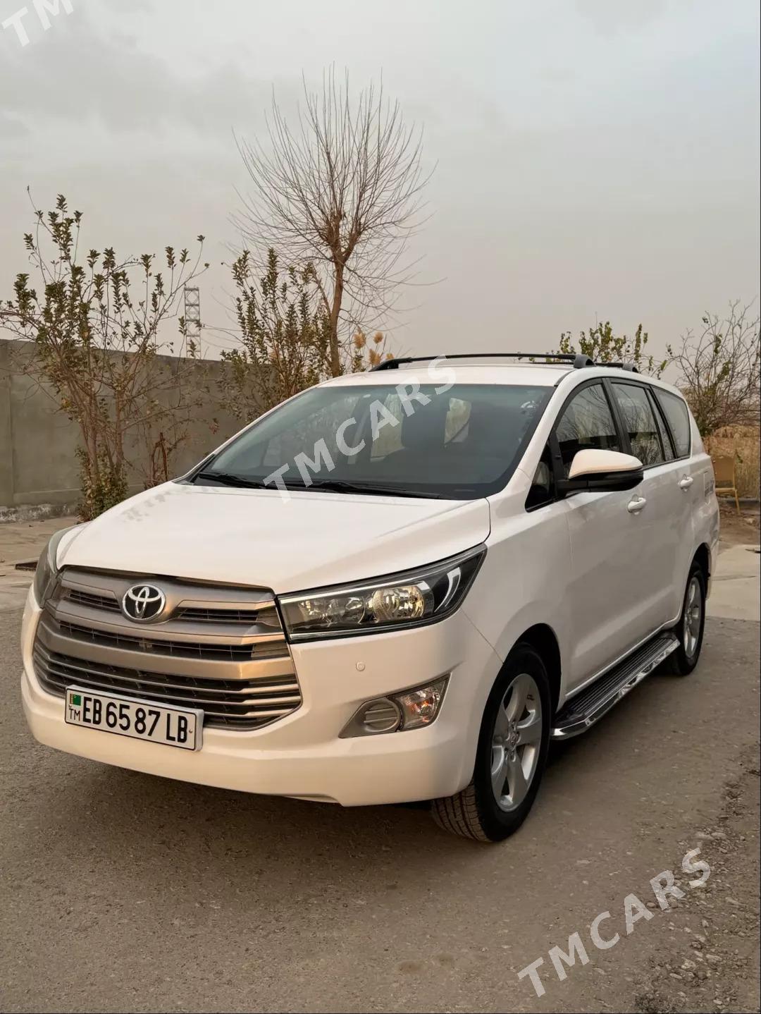 Toyota Innova 2019 - 285 000 TMT - Туркменабат - img 3