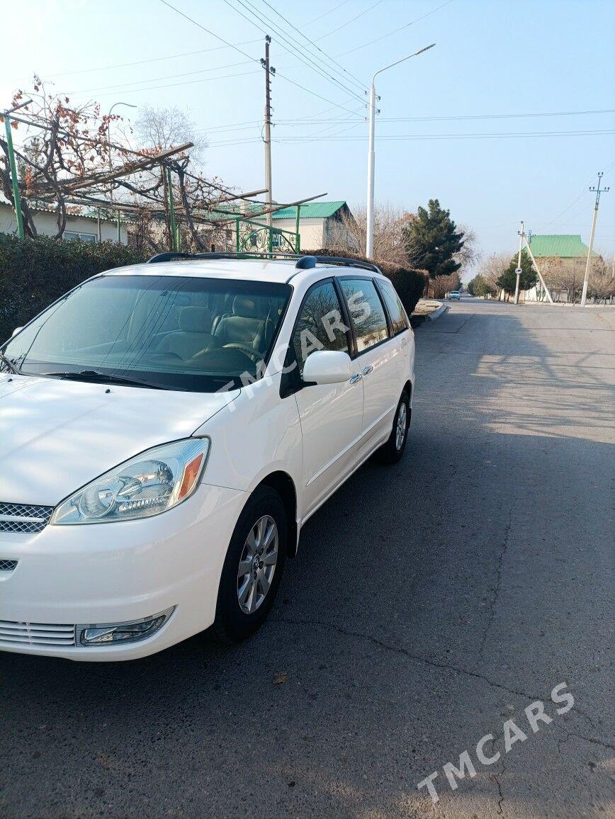 Toyota Sienna 2004 - 196 000 TMT - Бузмеин - img 4