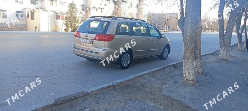 Toyota Sienna 2004 - 190 000 TMT - Мары - img 2