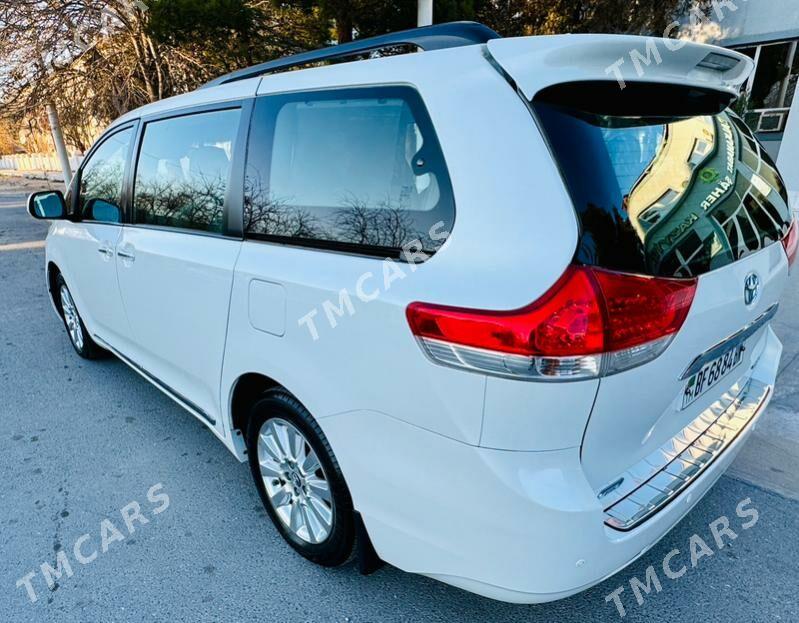 Toyota Sienna 2011 - 300 000 TMT - Балканабат - img 6