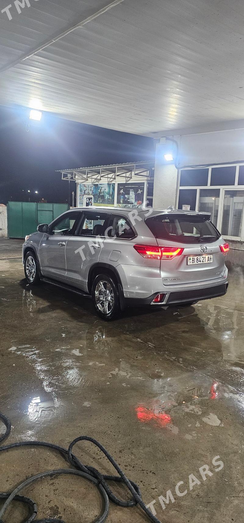 Toyota Highlander 2018 - 420 000 TMT - Aşgabat - img 3