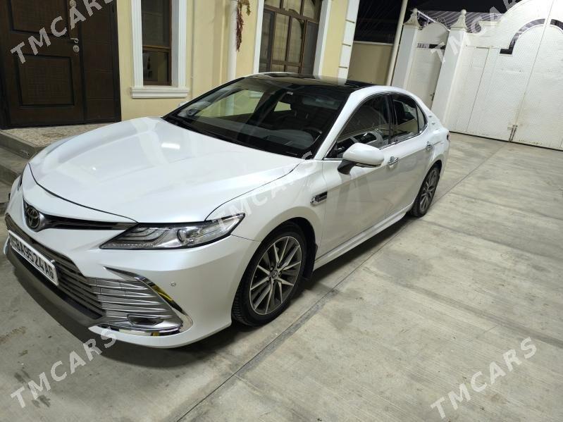 Toyota Camry 2021 - 350 000 TMT - Бузмеин - img 10