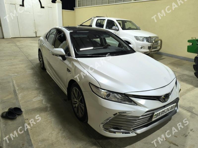 Toyota Camry 2021 - 350 000 TMT - Бузмеин - img 9