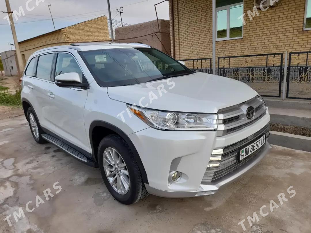 Toyota Highlander 2019 - 440 000 TMT - Dänew - img 2