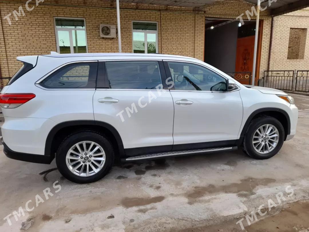 Toyota Highlander 2019 - 440 000 TMT - Dänew - img 4