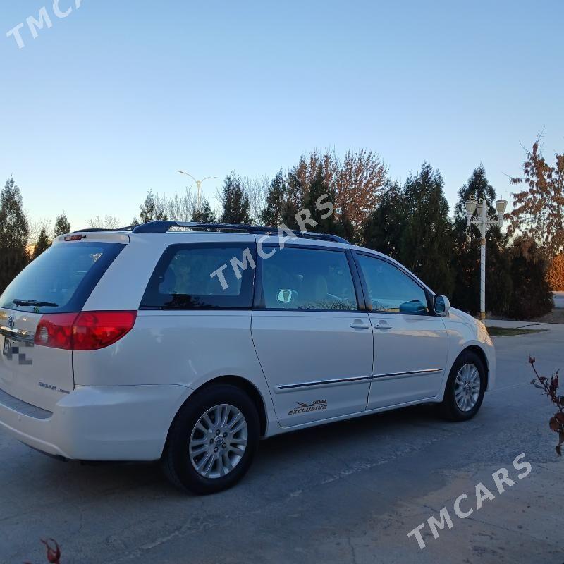 Toyota Sienna 2007 - 250 000 TMT - Дашогуз - img 2