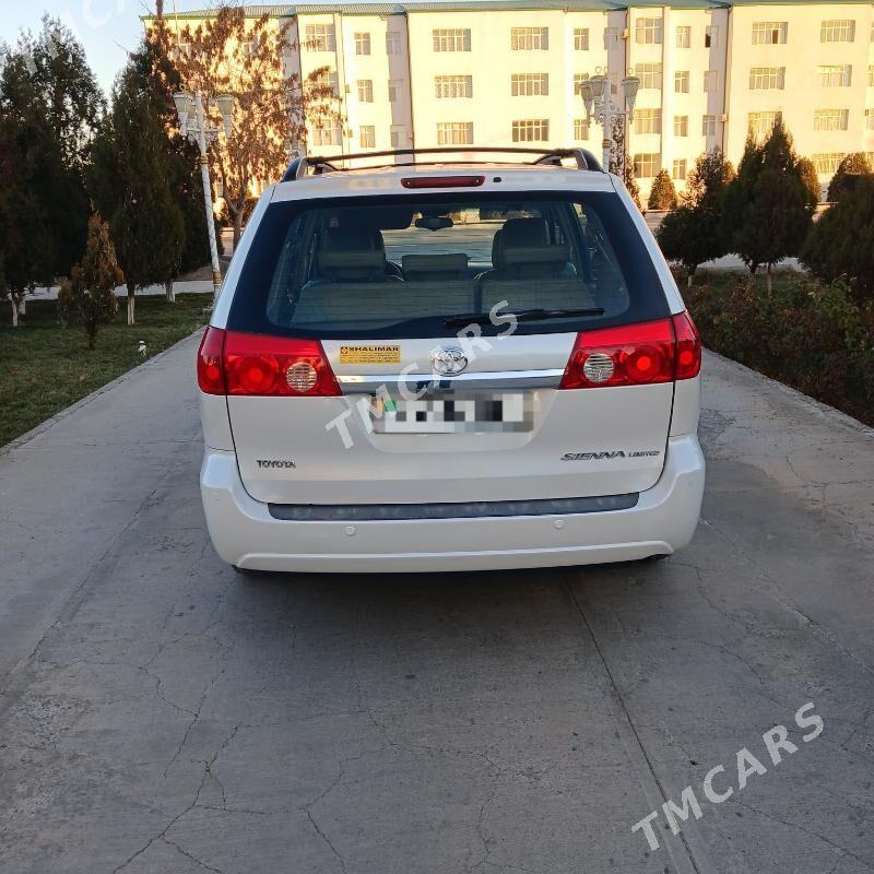 Toyota Sienna 2007 - 250 000 TMT - Дашогуз - img 4