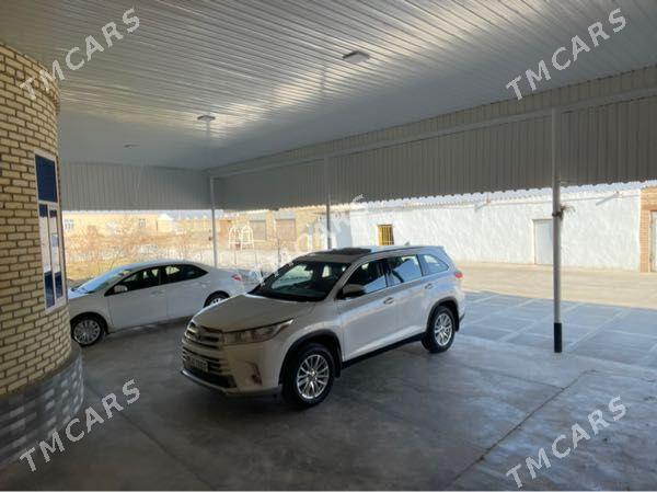 Toyota Highlander 2019 - 440 000 TMT - Мары - img 4