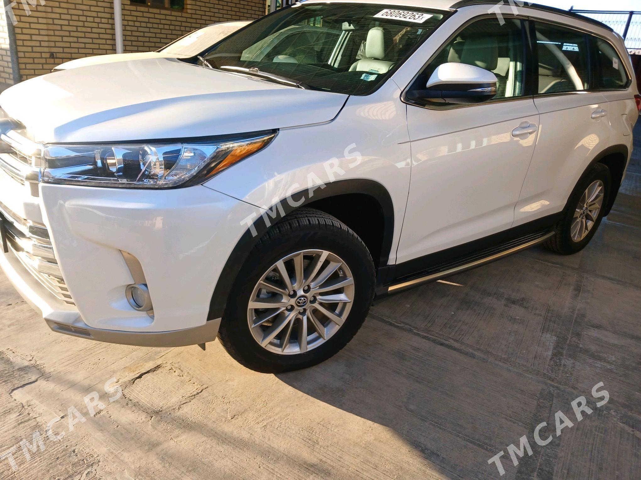 Toyota Highlander 2019 - 520 000 TMT - Мары - img 4