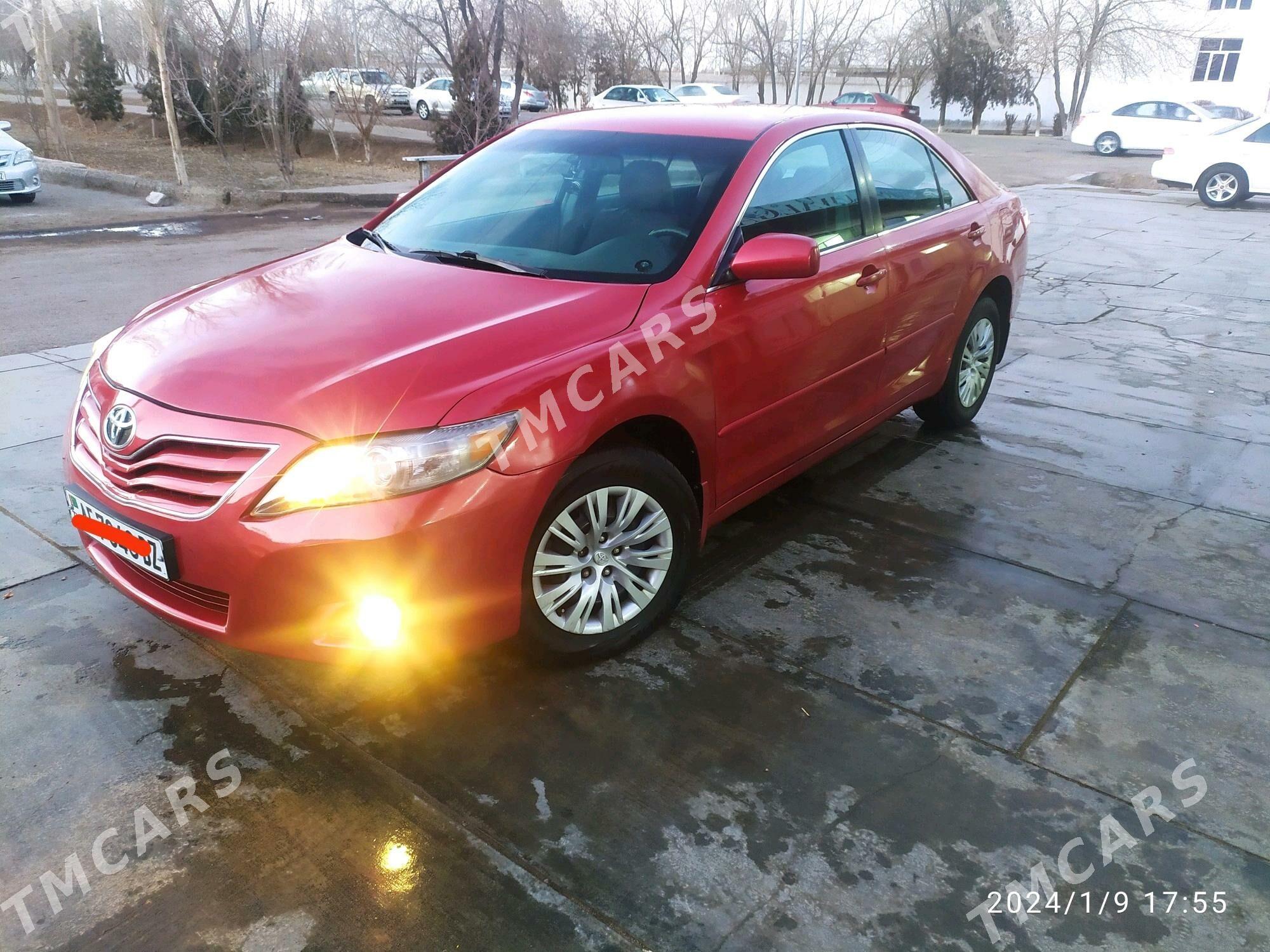 Toyota Camry 2010 - 175 000 TMT - Дашогуз - img 3