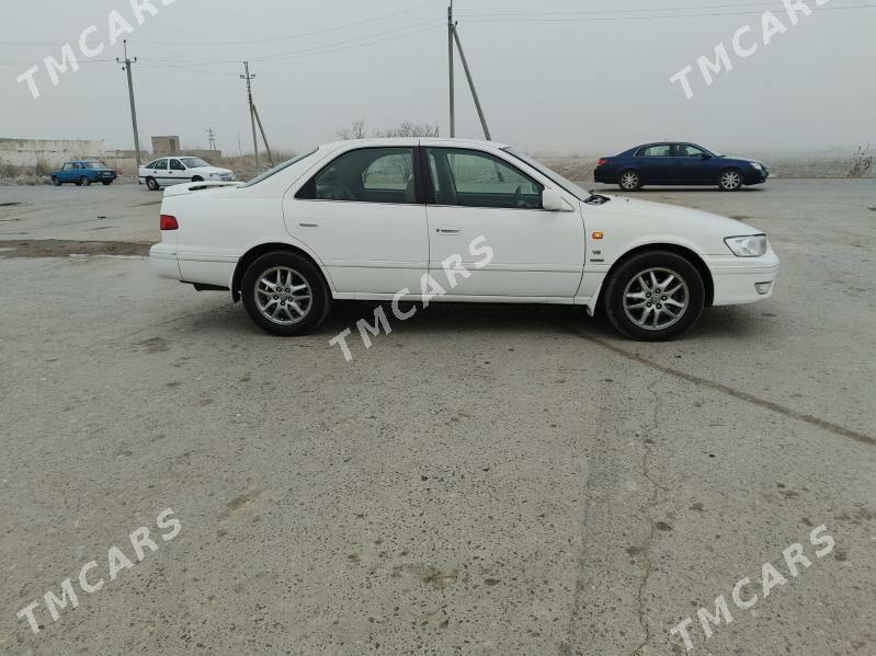 Toyota Camry 2001 - 147 000 TMT - Çärjew - img 3