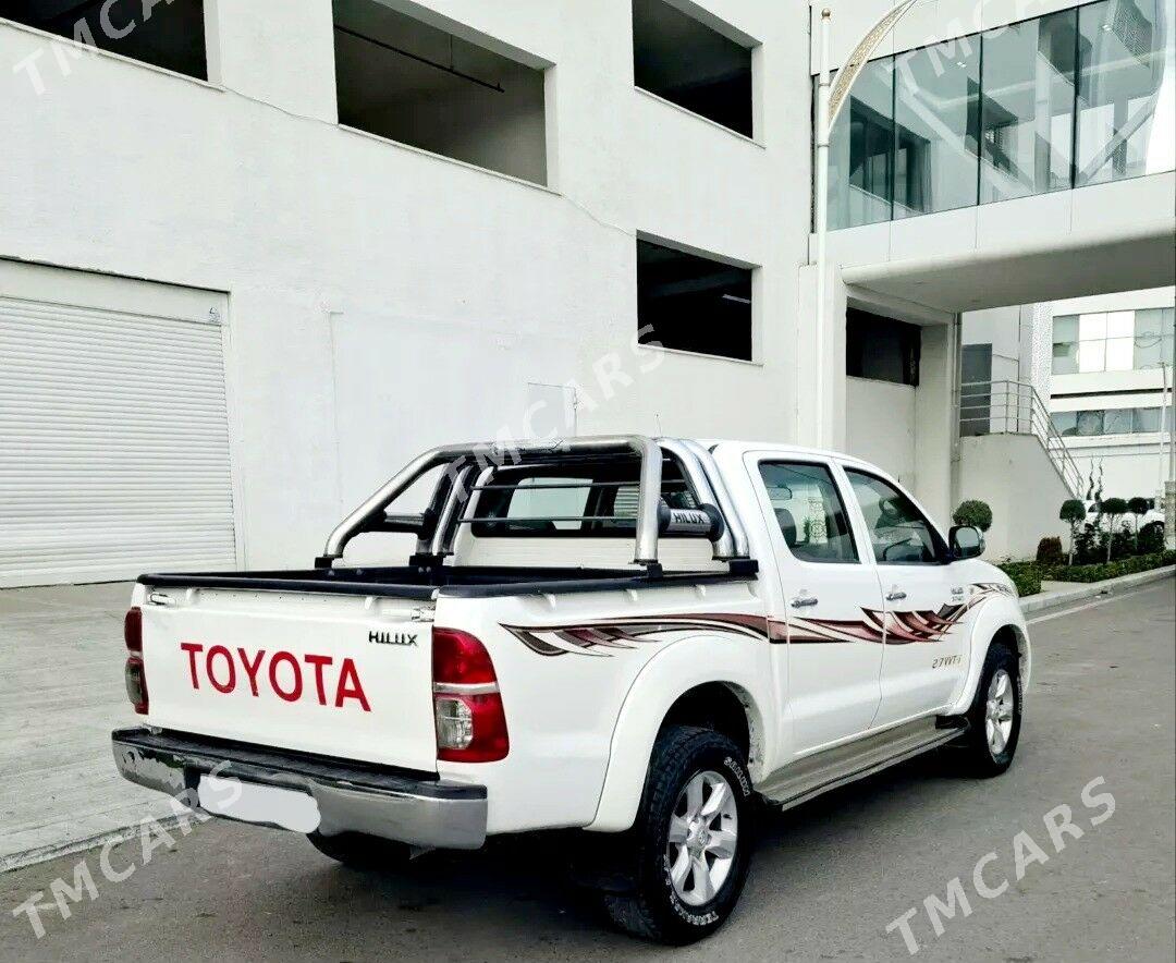 Toyota Hilux 2010 - 245 000 TMT - Aşgabat - img 2