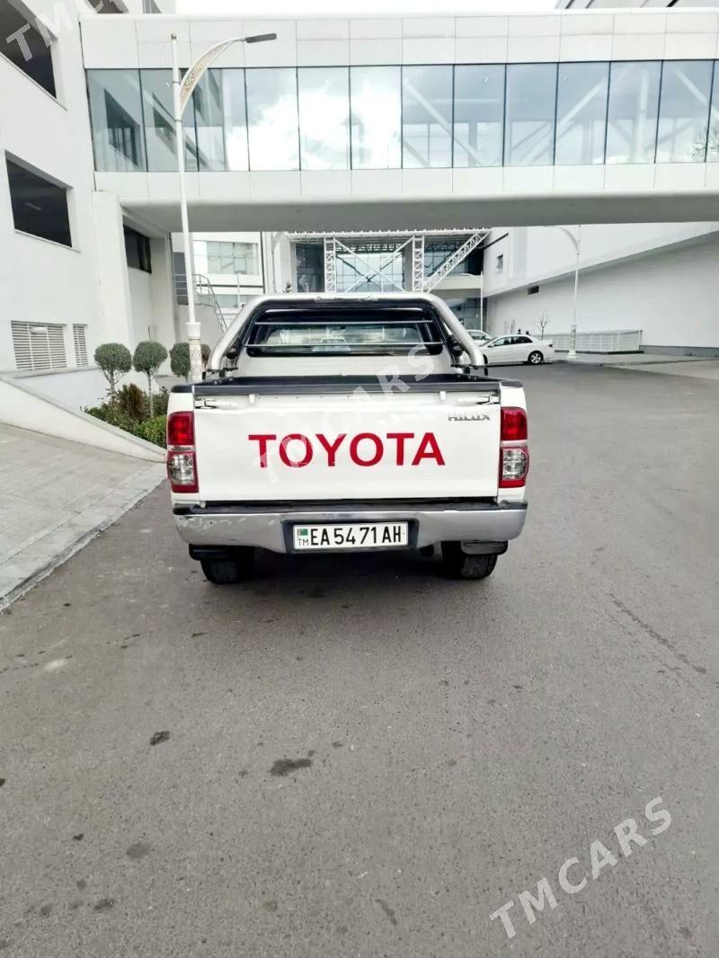 Toyota Hilux 2010 - 245 000 TMT - Aşgabat - img 5