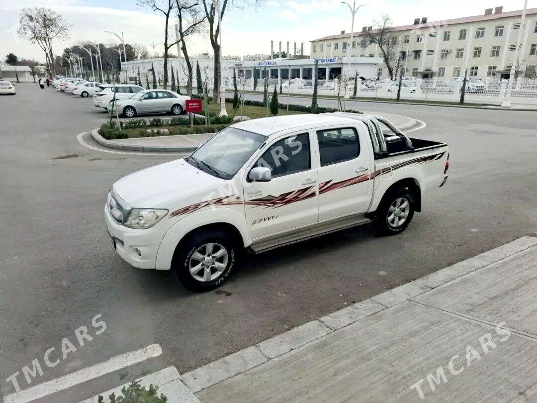 Toyota Hilux 2010 - 245 000 TMT - Aşgabat - img 4