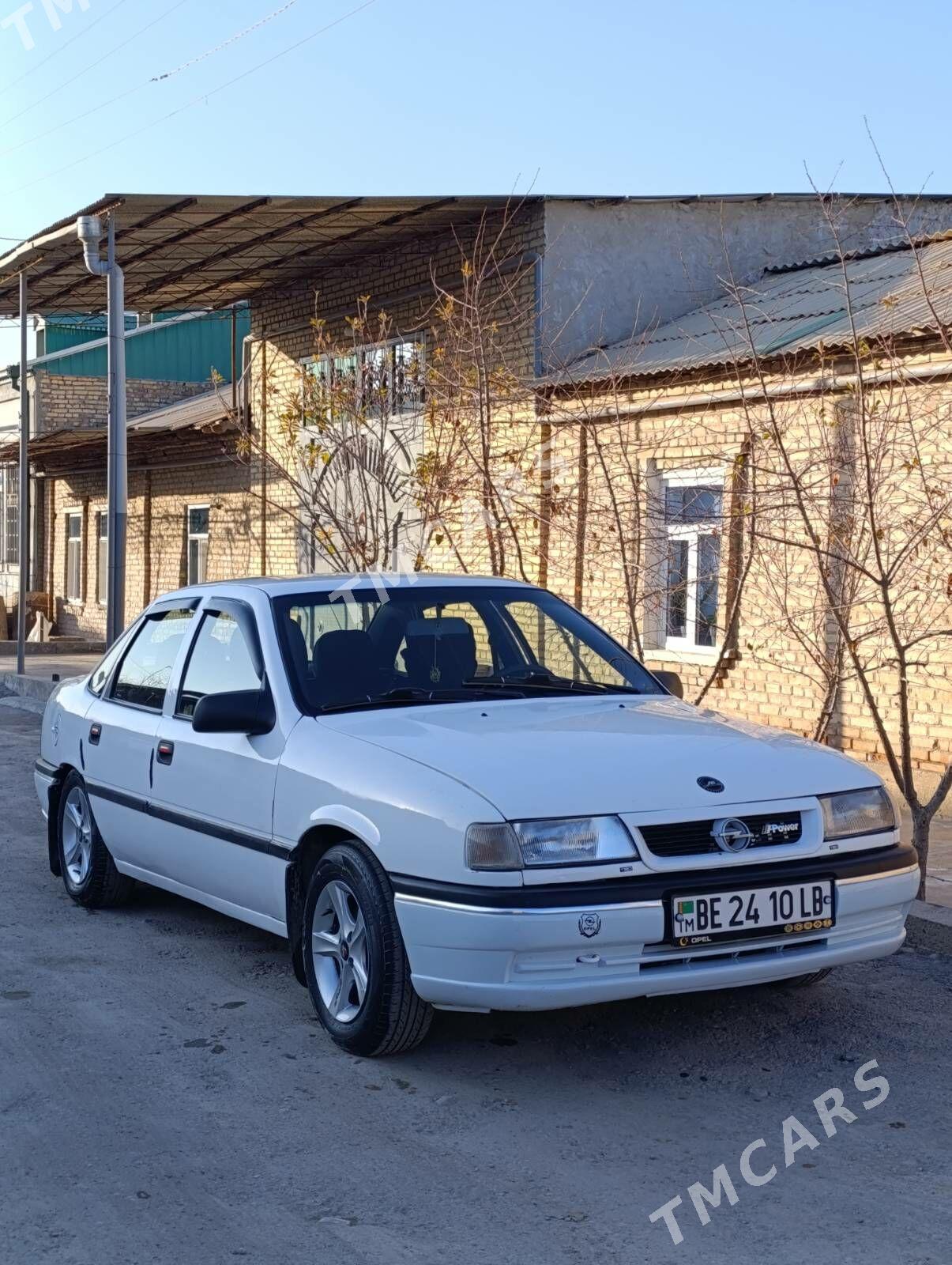 Opel Vectra 1995 - 50 000 TMT - Çärjew - img 2