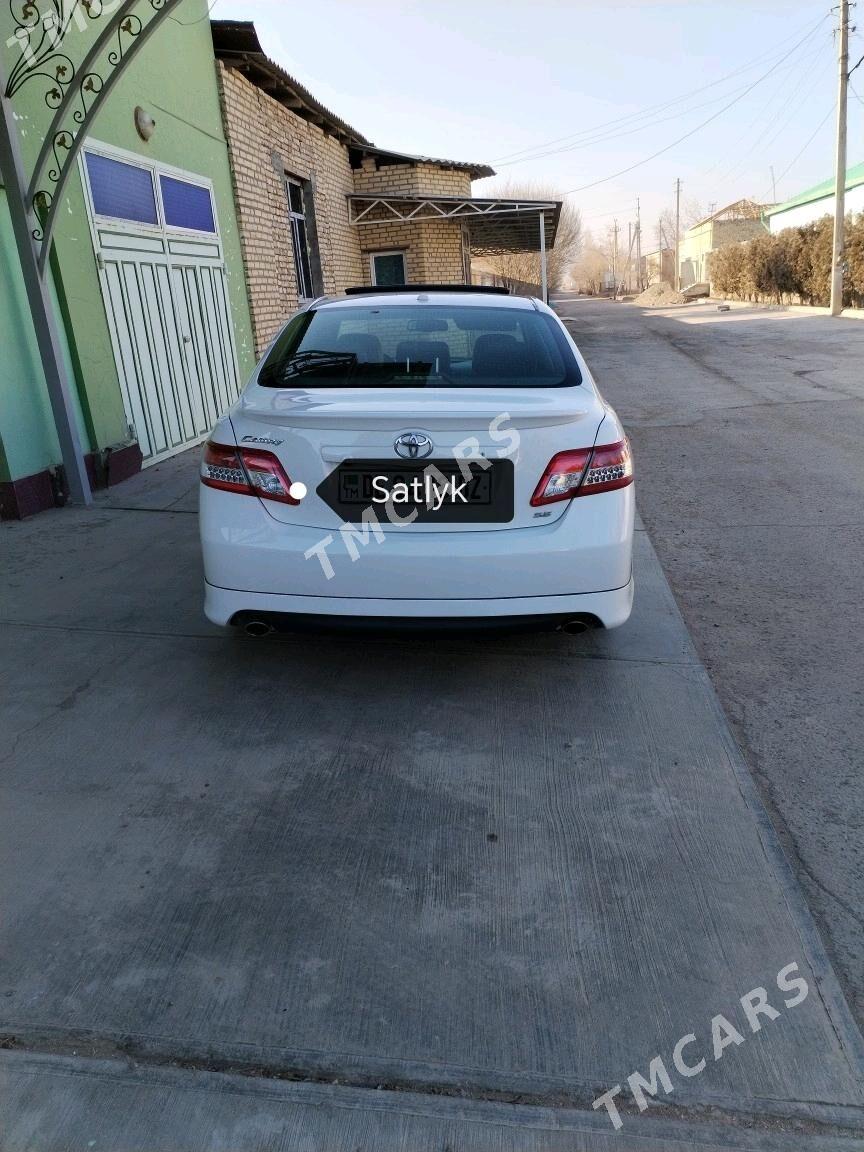 Toyota Camry 2010 - 210 000 TMT - Дашогуз - img 4