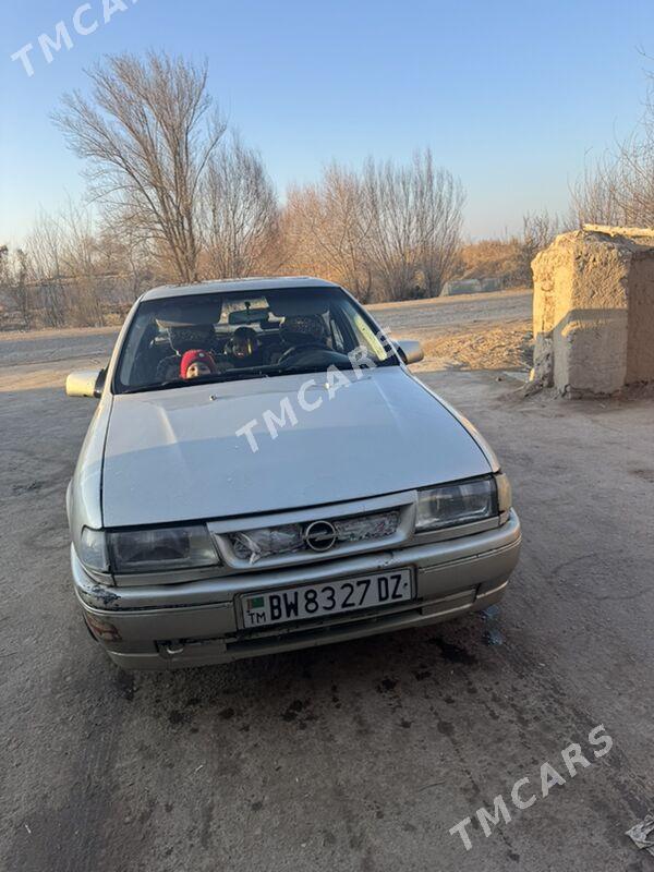 Opel Vectra 1990 - 24 000 TMT - Губадаг - img 3