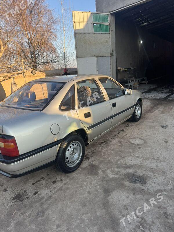 Opel Vectra 1990 - 24 000 TMT - Губадаг - img 2