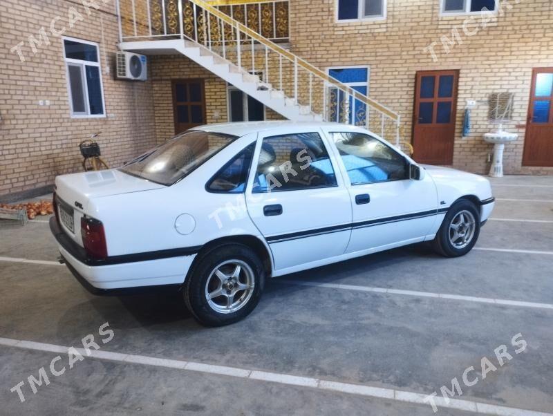 Opel Vectra 1991 - 31 000 TMT - Чарджоу - img 4