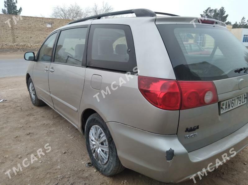 Toyota Sienna 2008 - 170 000 TMT - Керки - img 4