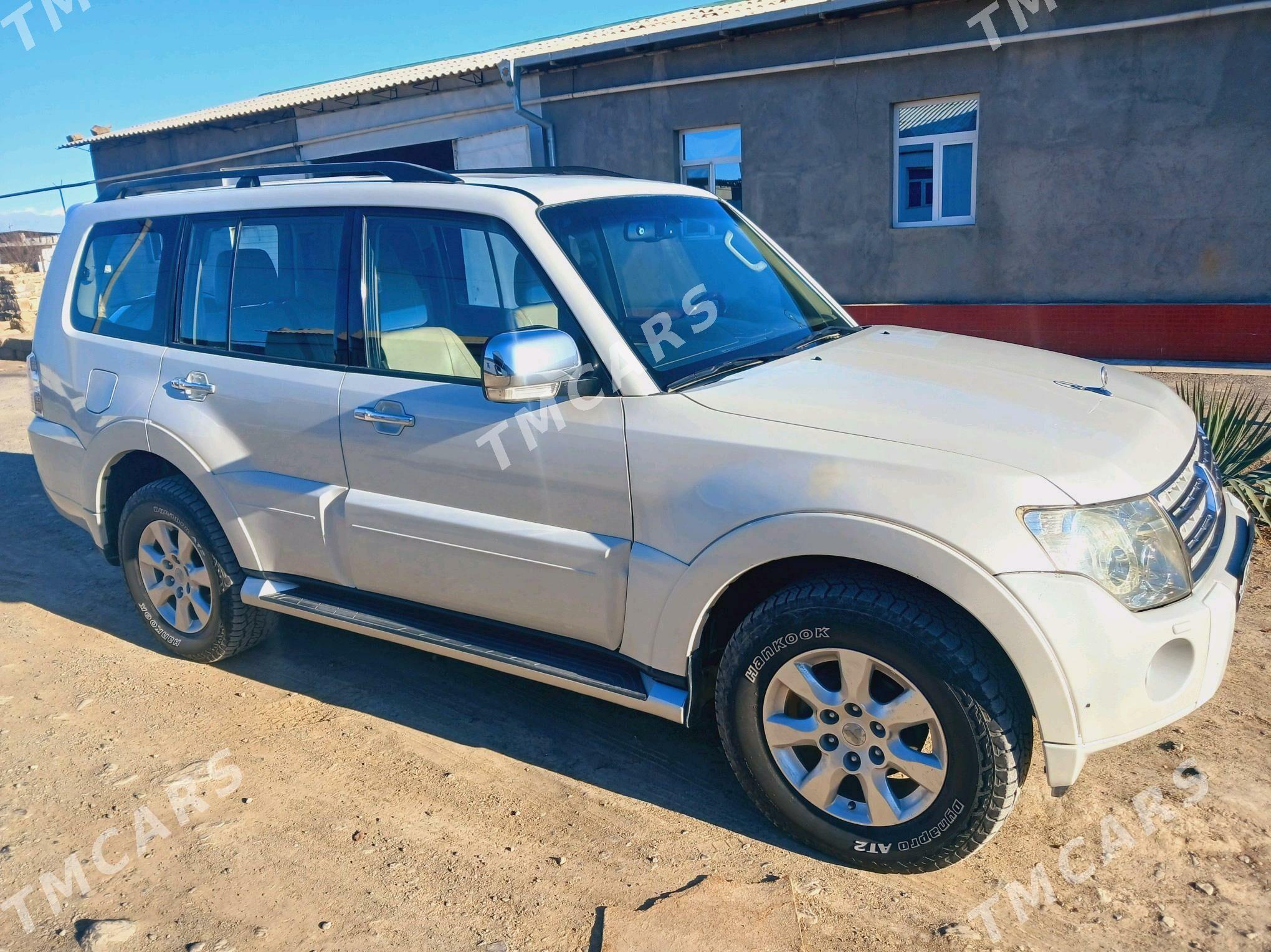 Mitsubishi Pajero 2010 - 250 000 TMT - Койтендаг - img 9