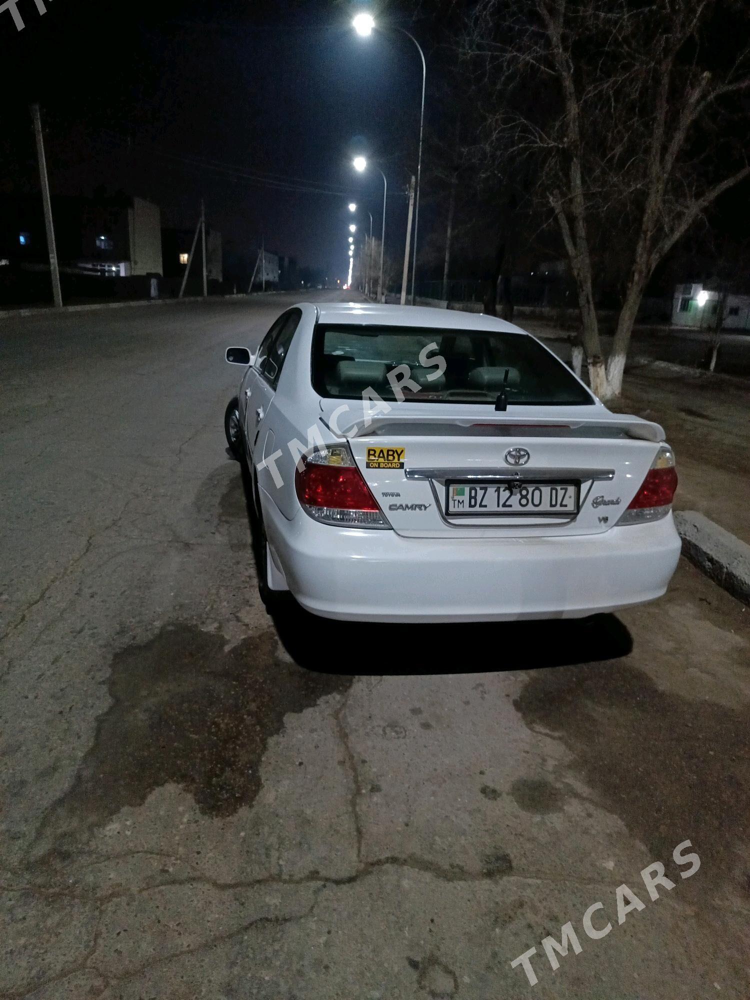 Toyota Camry 2004 - 140 000 TMT - Дашогуз - img 3